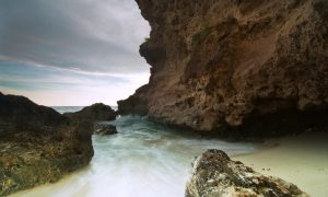 Pantai pasir putih Dato_Dato Majene