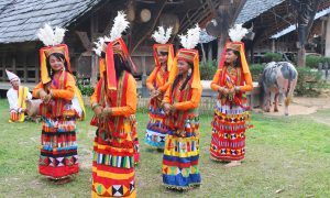 Tarian Malluya - Tondok Sirenden Kec. Tawalian Kab. Mamasa